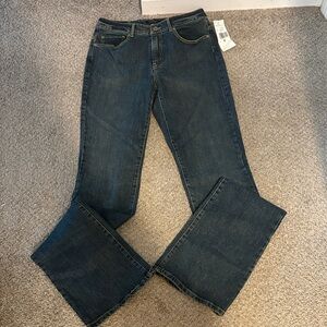 Womyn Dark Blue Straight Leg Jeans 6 NWT